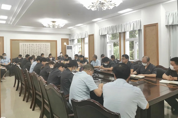第三党支部主题党日活动现场_副本.jpg