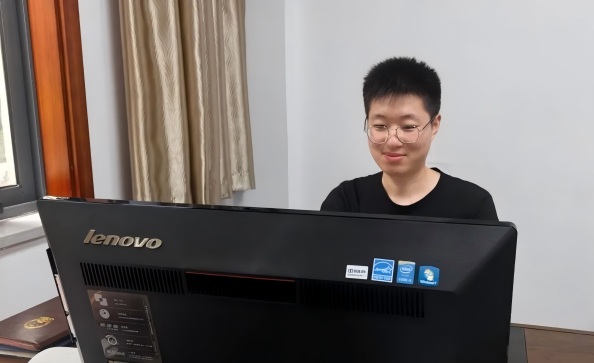 洪600px.jpg
