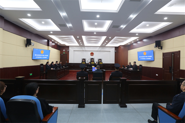 L25A4083.jpg L25A4083.jpg