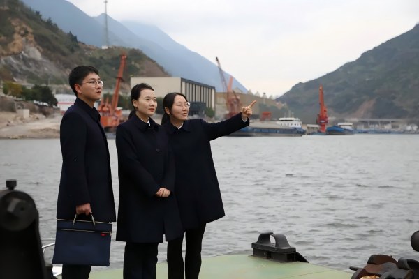 兴山(1).jpg 兴山(1).jpg